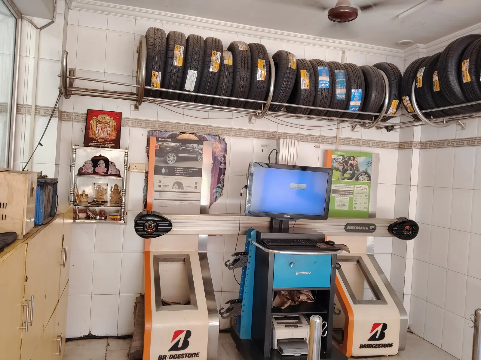 PKR Wheel Aligners, inside the shop, photo 1
