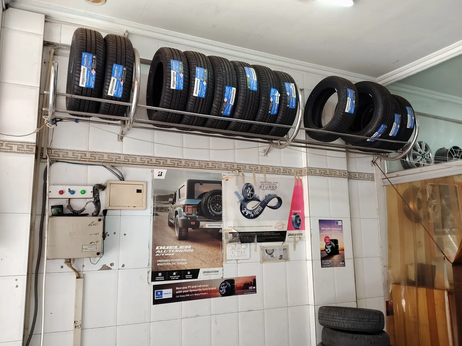 PKR Wheel Aligners, inside the shop, photo 3