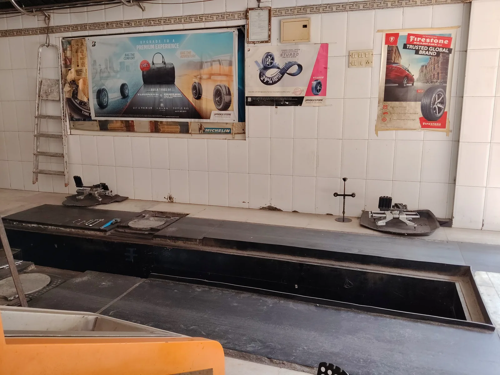 PKR Wheel Aligners, inside the shop, photo 4