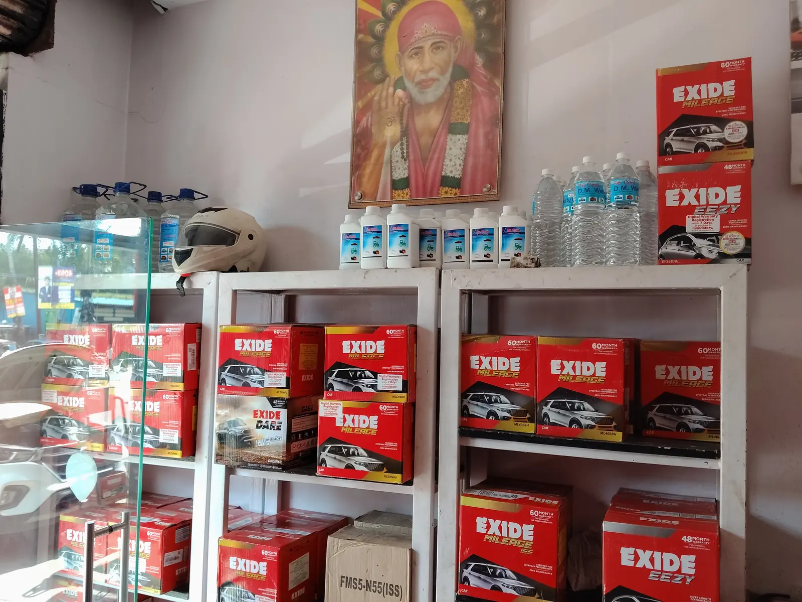 Ramu Batteries, inside the shop, photo 3