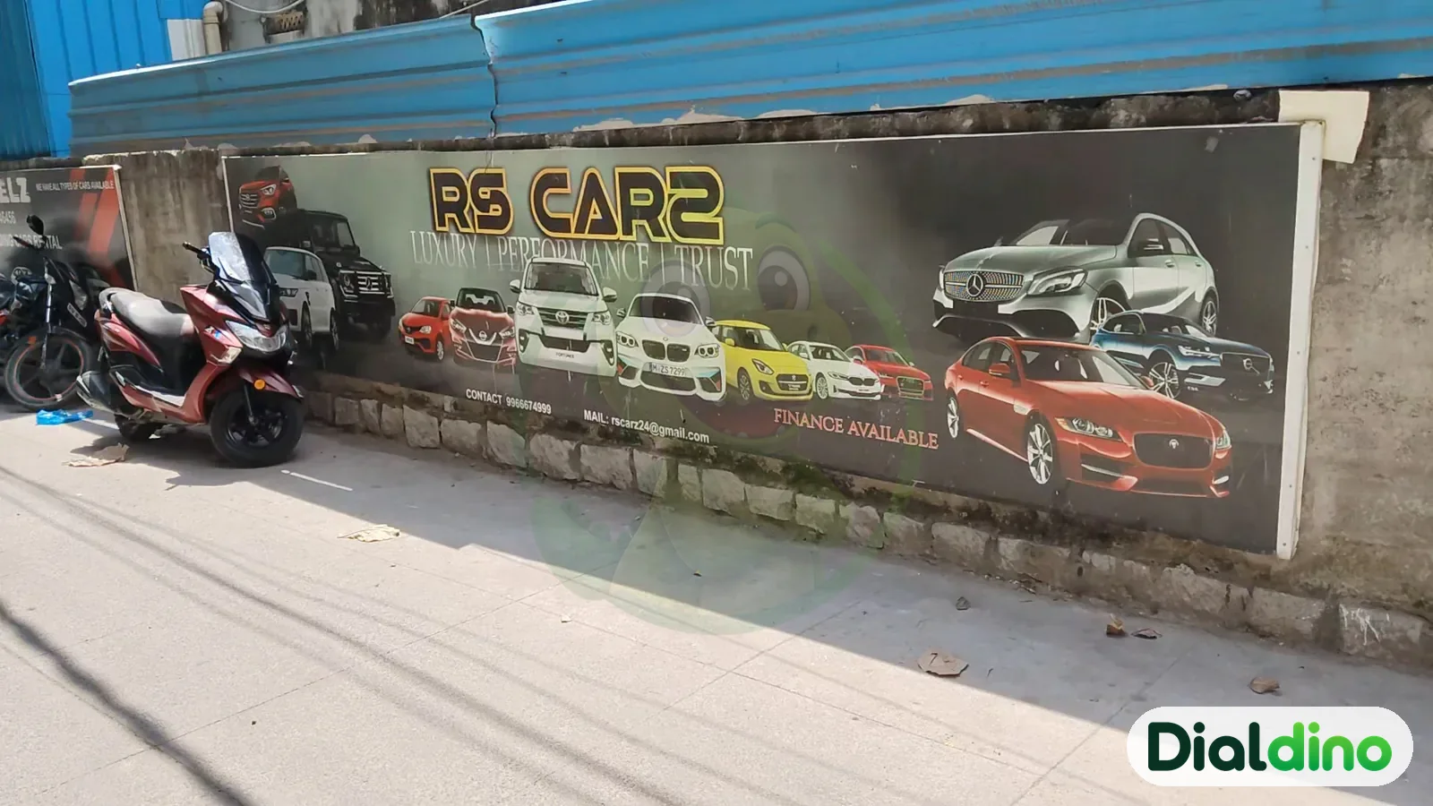 RS CarZ, outside wall