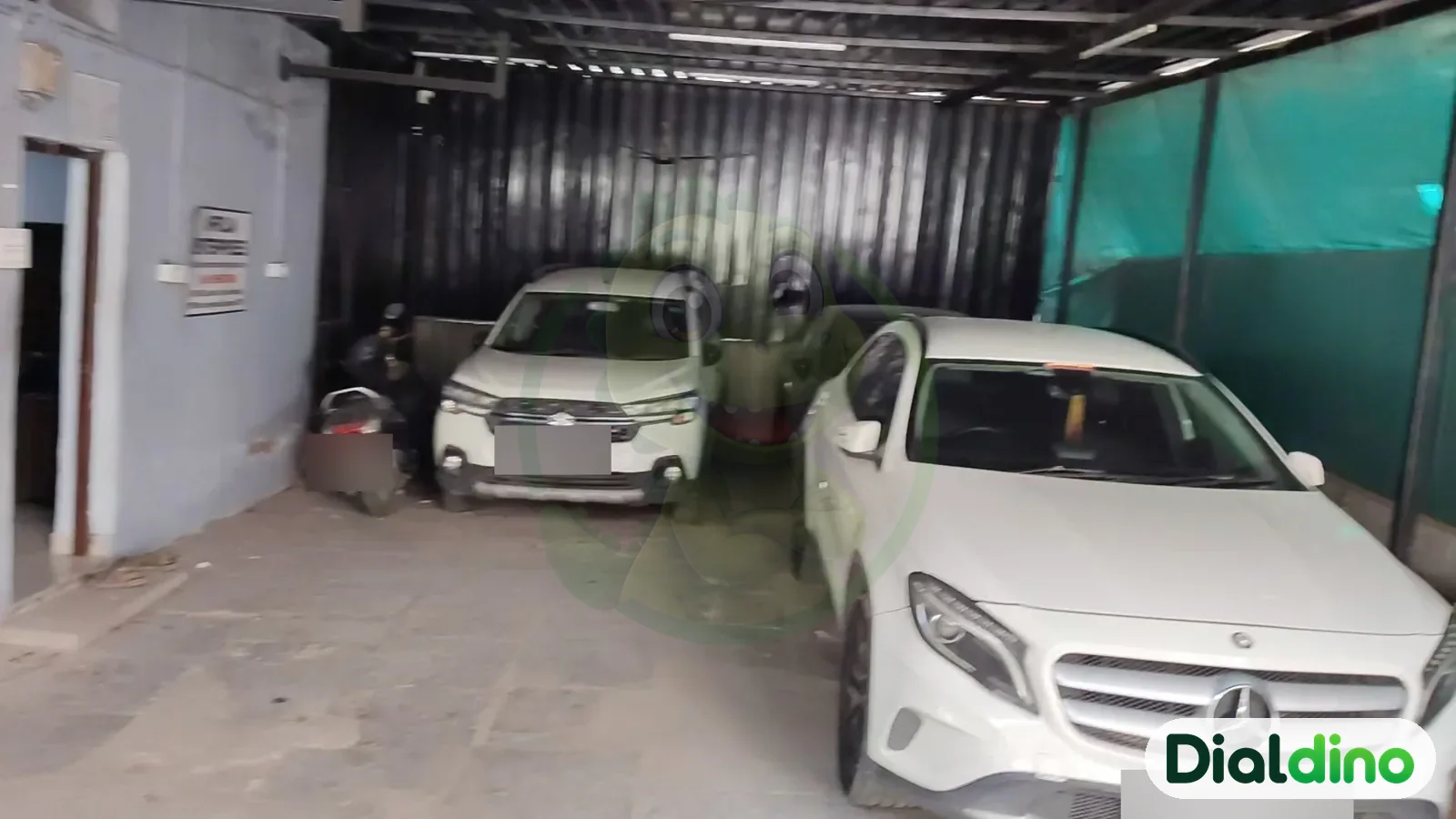 RS CarZ, cars in the yard